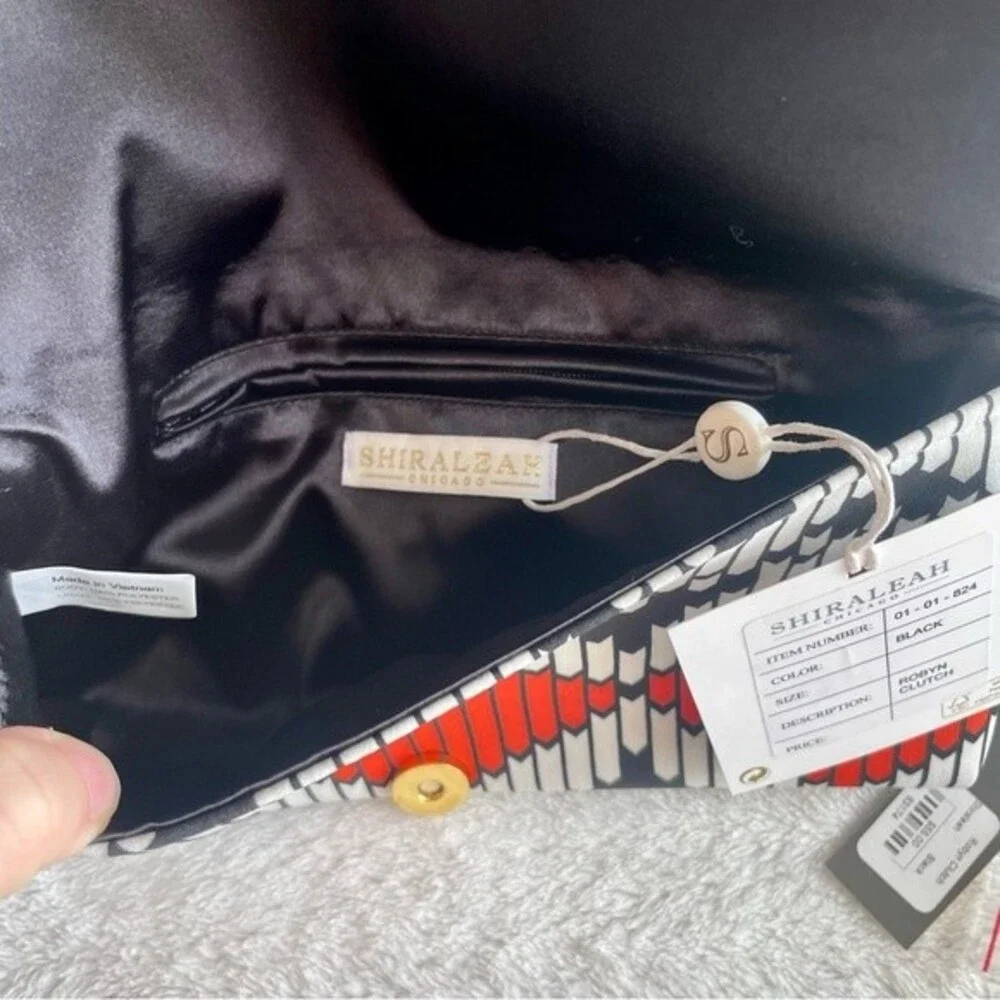 Shiraleah Robyn Black Red White Patterned Clutch - Picture 4 of 5